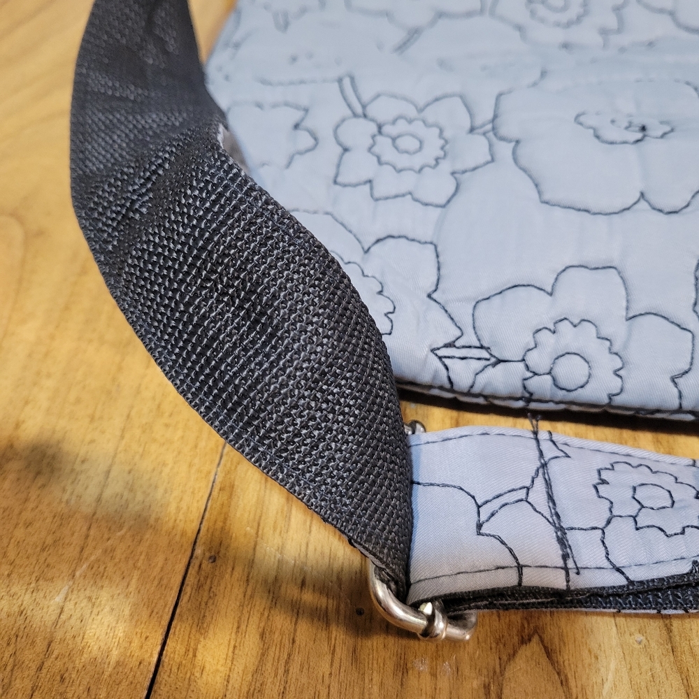 Thirty-One organizing crossbody shoulder bag quilted gray and black poppy - Picture 8 of 8